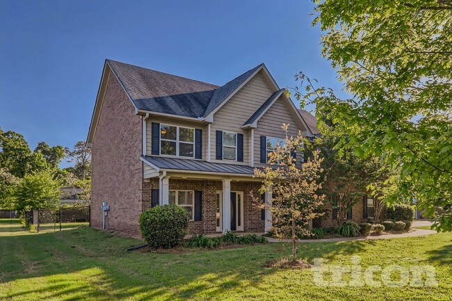 Photo - 316 Norway Spruce Ct