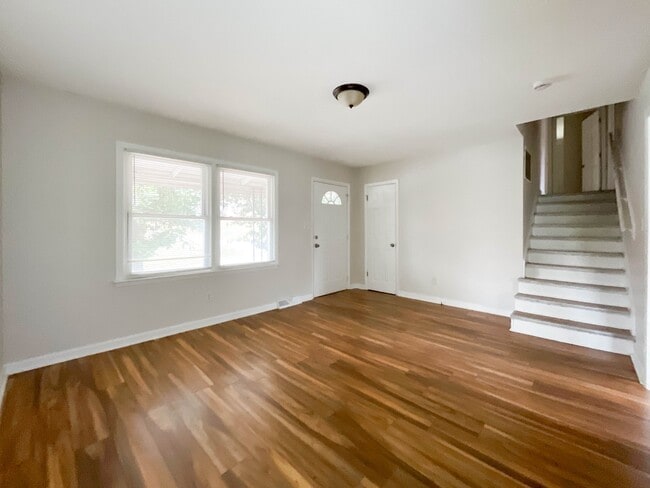 Photo - 3048 Marigold Ln