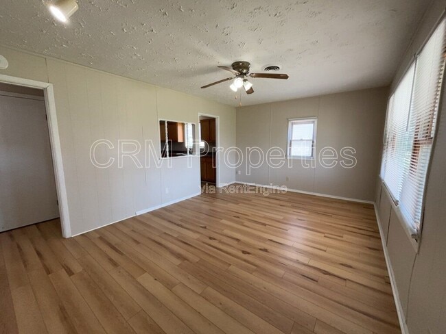 Photo - 1020 E Fischer St