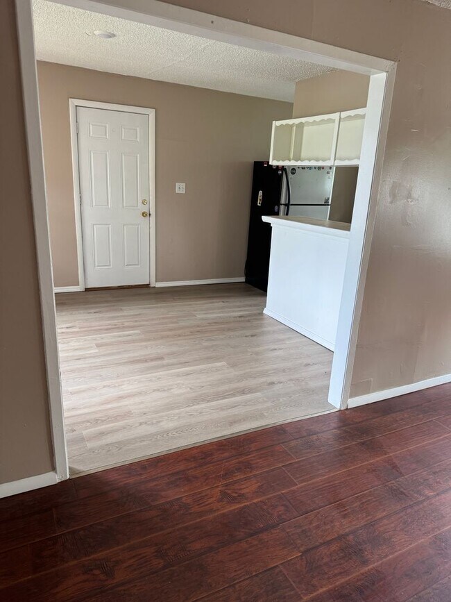 132 N Comanche Ave