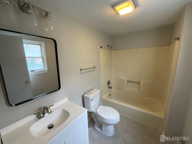 Photo - 939 Englishtown Rd