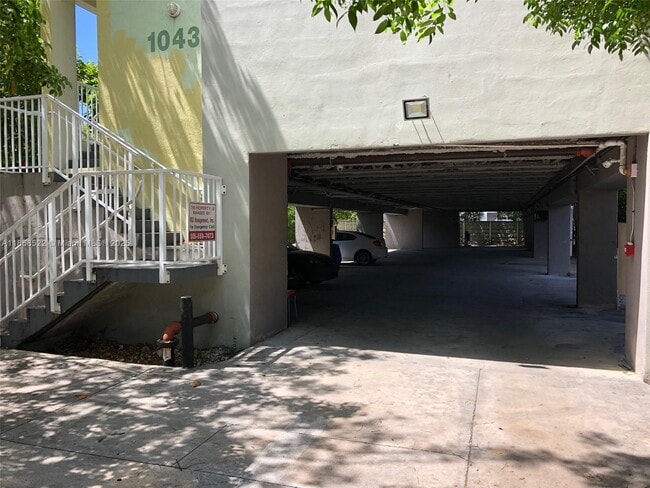 Building Photo - 1043 NW 4th St Unit 1 Rental
