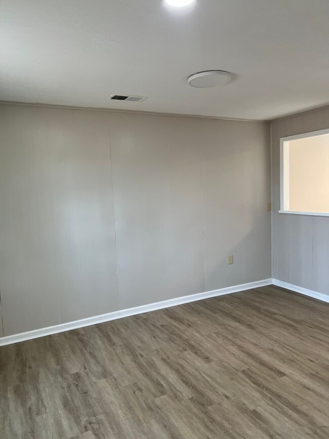 Photo - 3 Bedroom 1 Bath home in Millington near School