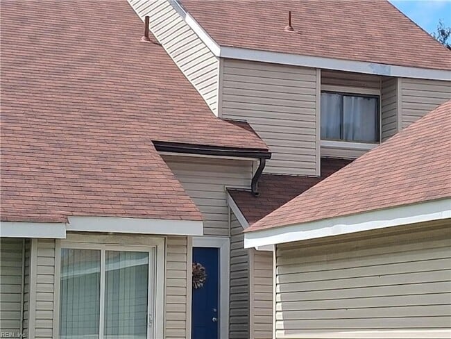 Building Photo - 1553 Bridle Creek Blvd