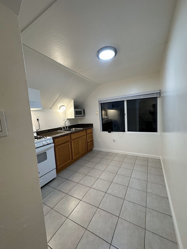 Photo - 206 Cherry Way