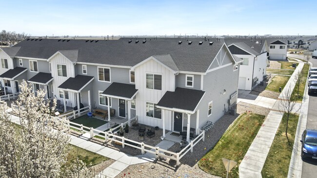Photo - 260 Pawnee Rd Townhome