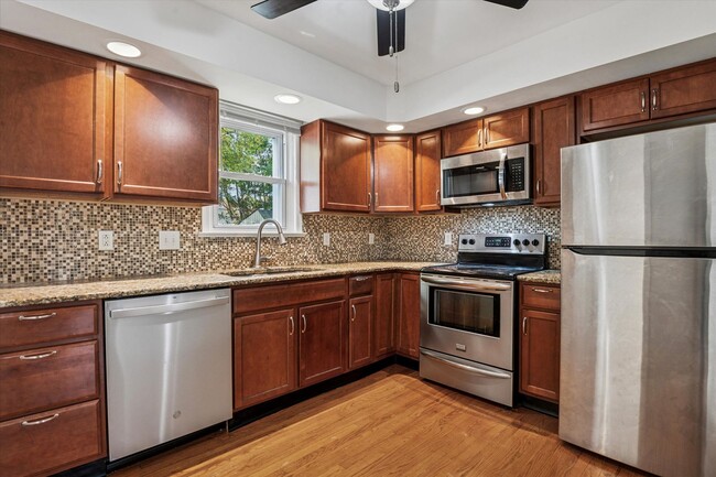 Photo - 206 Decalb Ave