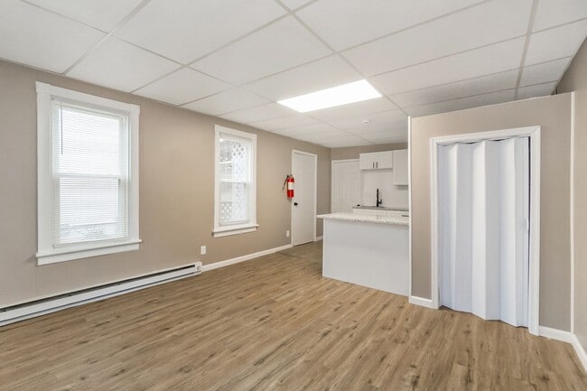 Photo - 137-139 Main St Unit 137 Main St