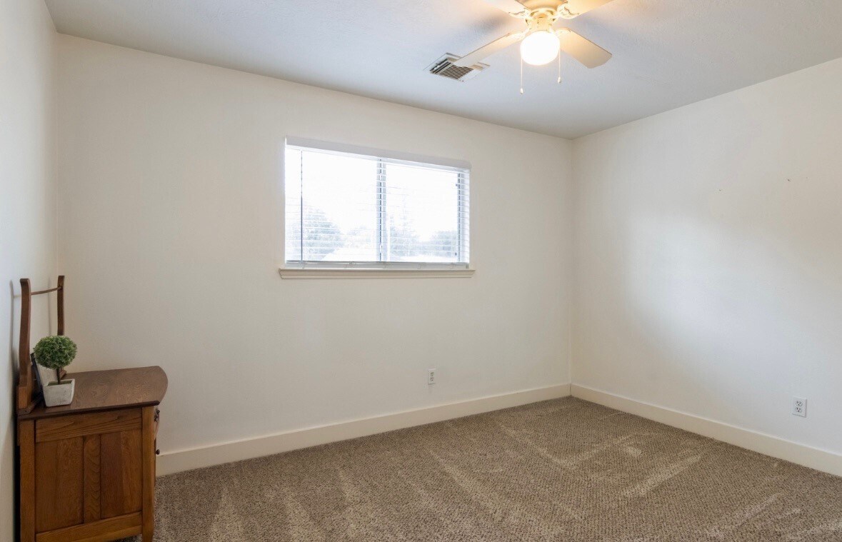 Photo - 6118 Spruce Bough Ct