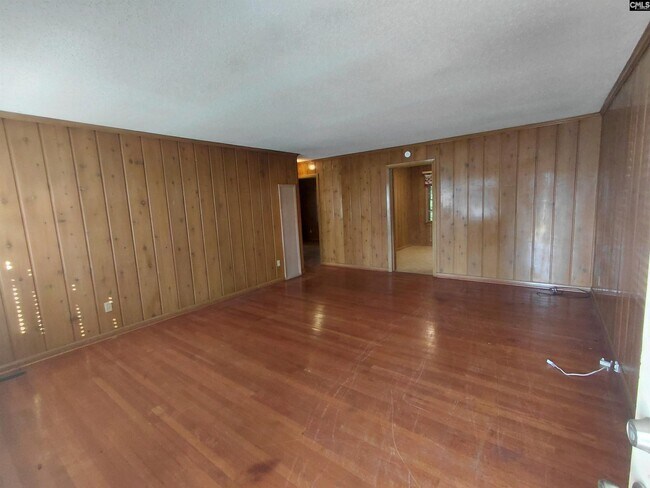 Photo - 1507 Brennen Rd