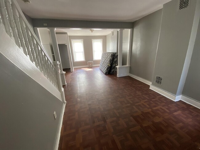 Photo - 1104 Baring St