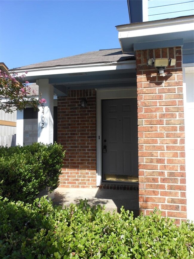 Photo - 8402 Siskin Cove