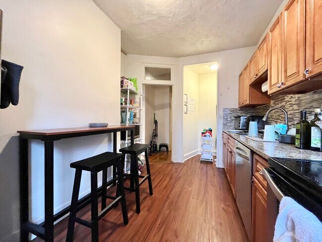 Photo - 614 Columbus Ave Unidad 3