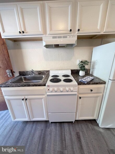 Photo - 268 Wilkes St Unit 9