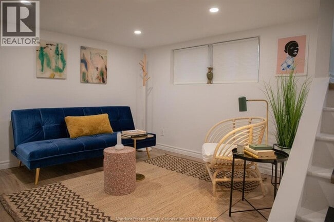 Photo - 758 Pierre Ave