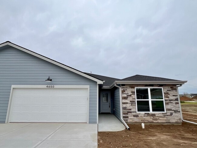 Photo - Newly built 3-bedroom duplex in Irvine Acres!