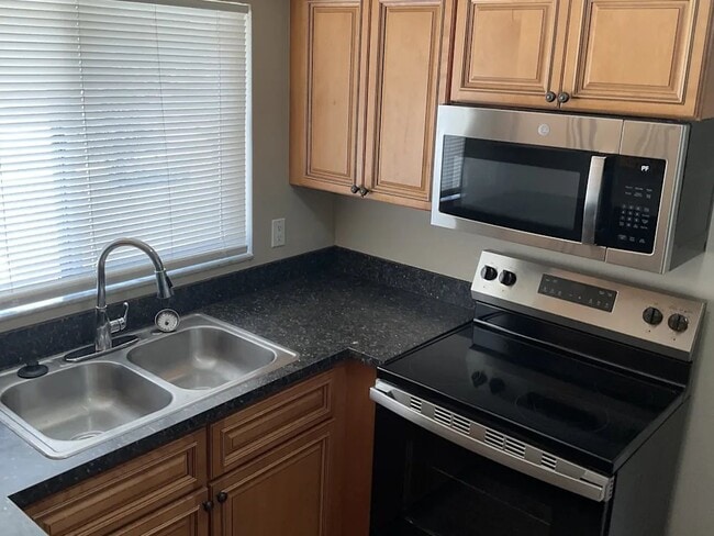 Photo - 3208 Saddlebrook Ave