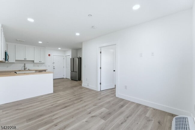 Building Photo - 95 Shepherds Ln