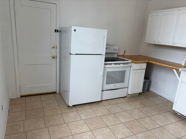 Photo - 7 S Greenwich St Unit B