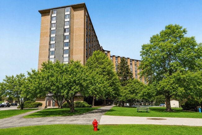 1 Renaissance Pl Unit 720