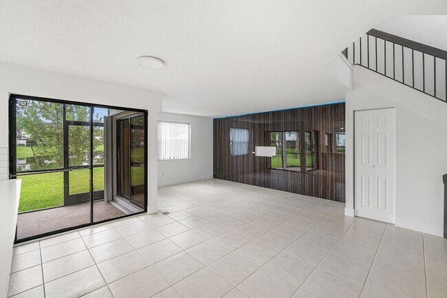 Photo - 439 NW 36th Ave