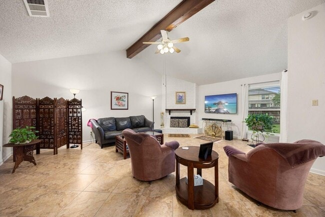 Photo - 2306 Townhall Ln