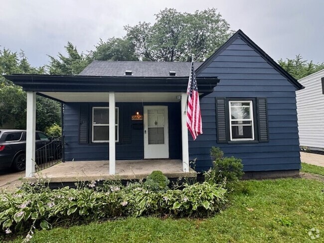 Building Photo - Your dream home is here!