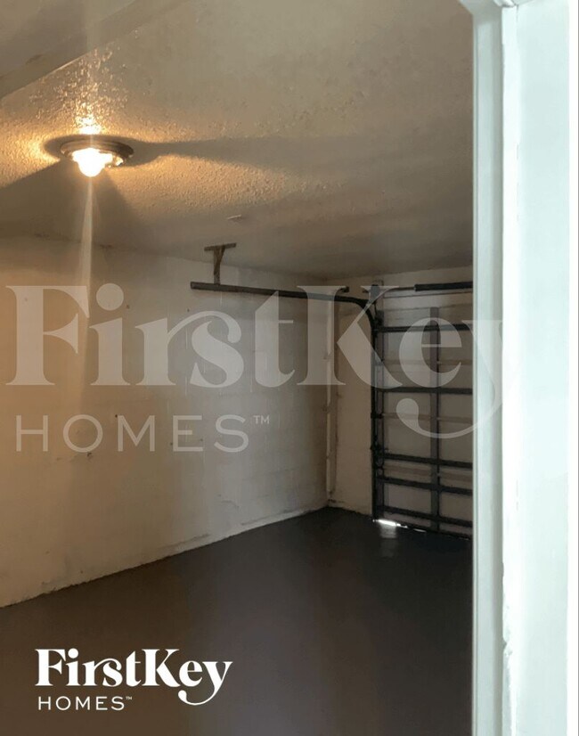 7446 Groveoak Dr