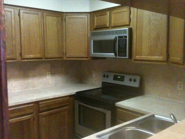 diswhasher and disposal - 2246 Cedar Way