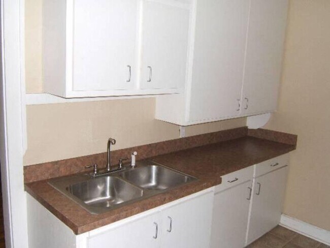 Photo - 2535 Deming Ave Unit 2535