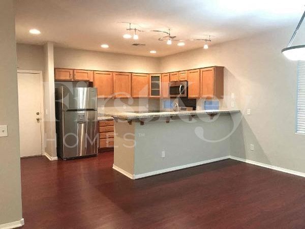 Photo - 10828 Avenzano St