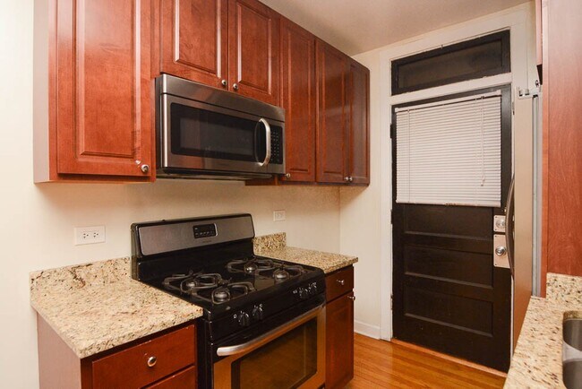 Photo - 2208 W Ainslie St Unit K04J