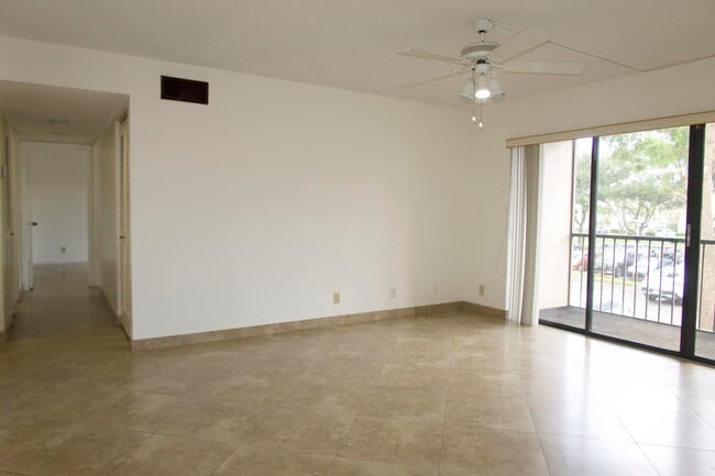 Photo - 208 Foxtail Dr Unidad D2