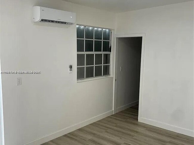 Building Photo - 7390 SW 30th Terrace Unit 3