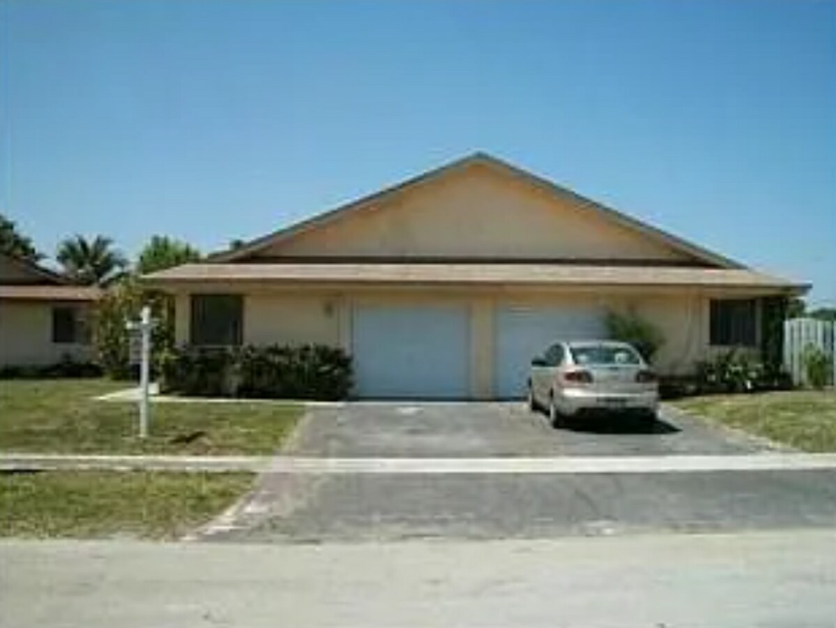 Charming 3-Bedroom Home with Spacious Back... - Charming 3-Bedroom Home with Spacious Back...