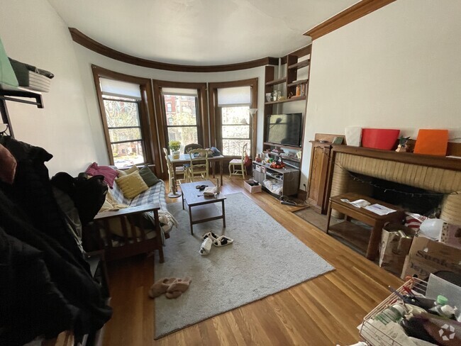 Building Photo - 849 Beacon St Rental