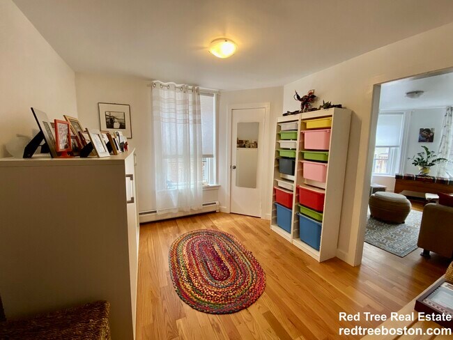 Photo - 17 Perry St