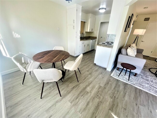 Photo - Garden Oaks Apartments