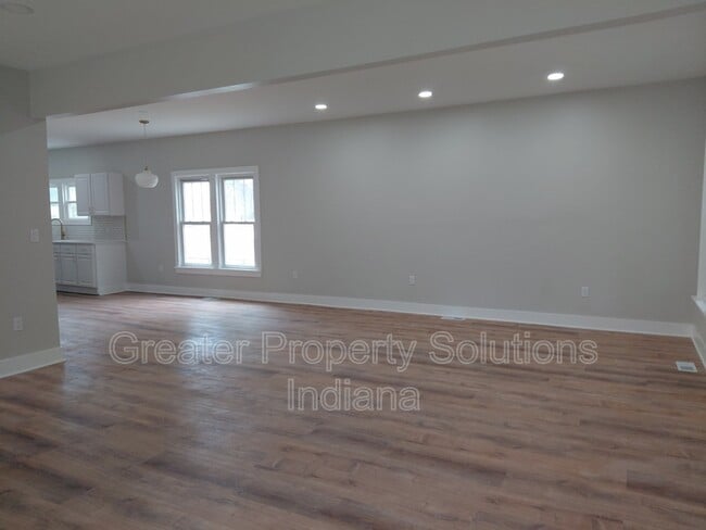 Photo - 252 Lawndale St