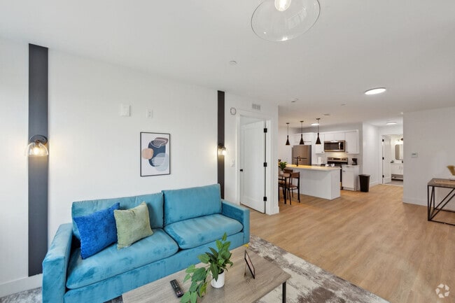 Building Photo - 913 N Market St Rental