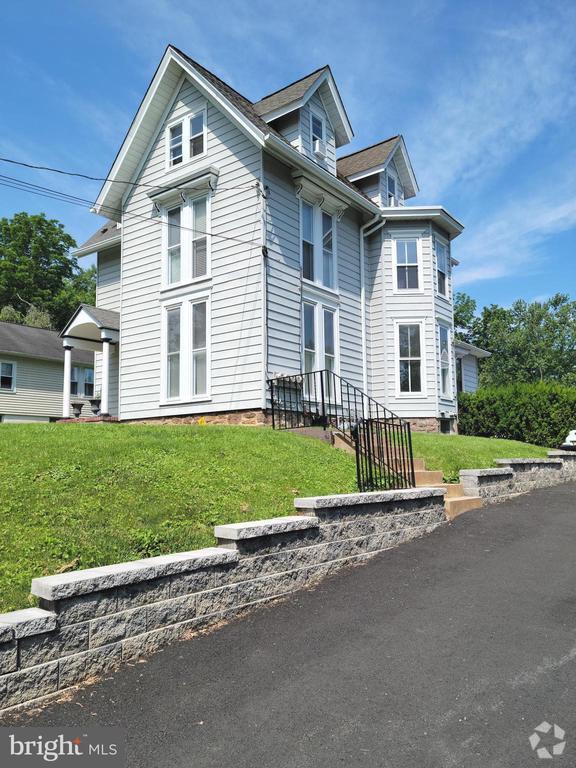 Building Photo - 20 W College Ave Rental