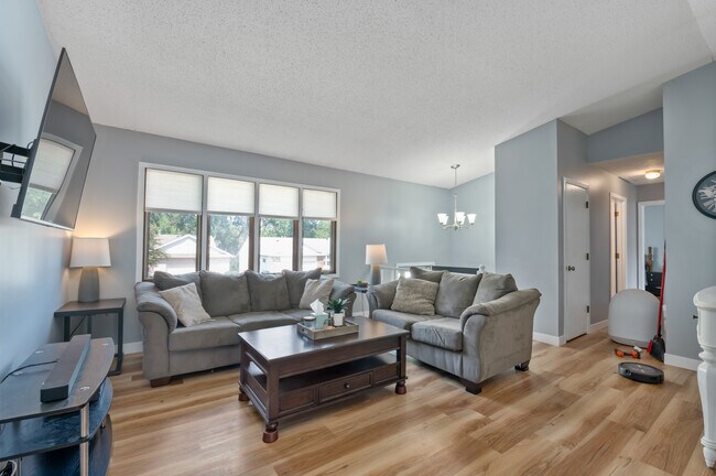 Photo - 3313 Covington Dr