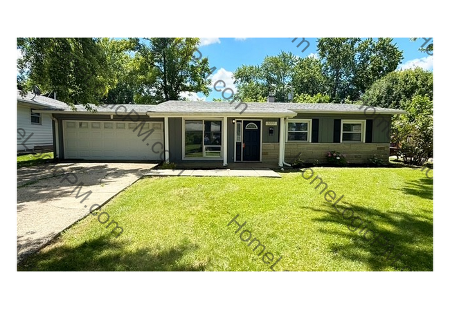 Building Photo - EAST SIDE/LAWRENCE 3 BEDROOM RANCH HOME RECENTLY UPDATED!
