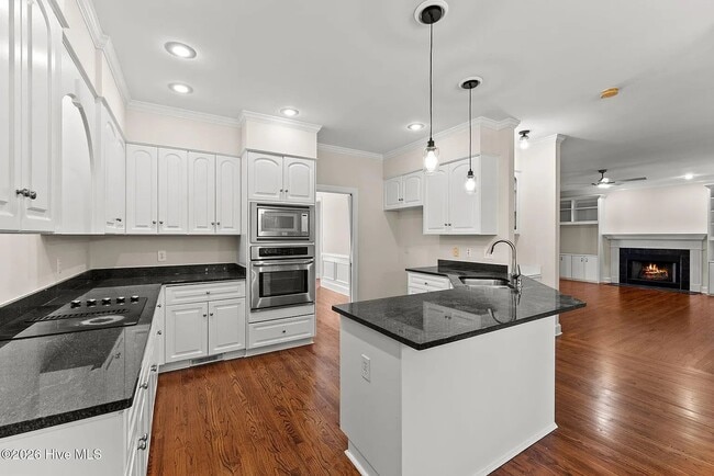 Building Photo - 253 Spruce Rd