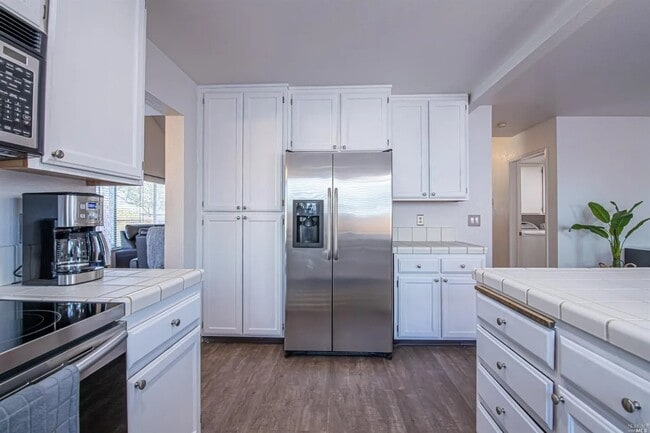 Photo - 1335 Phillip Way