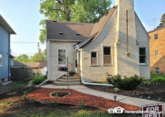 Building Photo - 2036 Iglehart Ave