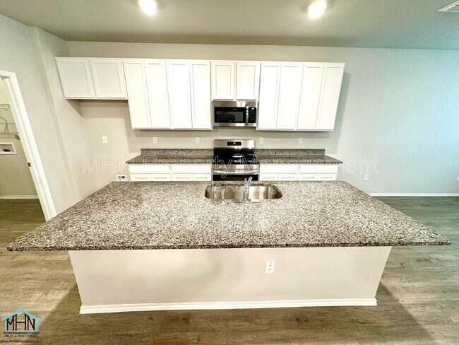 Photo - 1200 Legend Pass