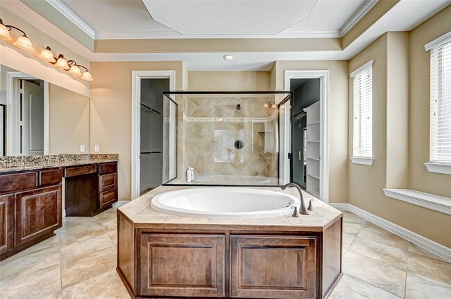 2914 Cotswold Lane