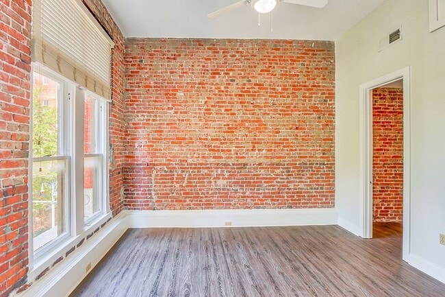 Photo - The Washburn