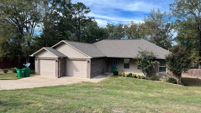 Building Photo - 4 Willow Oak Ln
